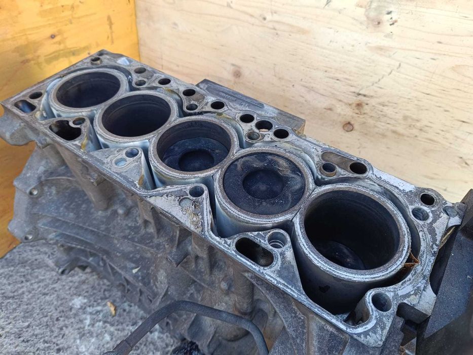 Bloc motor D5244T14 XC60 2010 30777125 fara baie de ulei