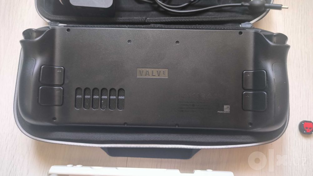 Продаю свой Steam Deck OLED 512 GB + кейс + док-станция