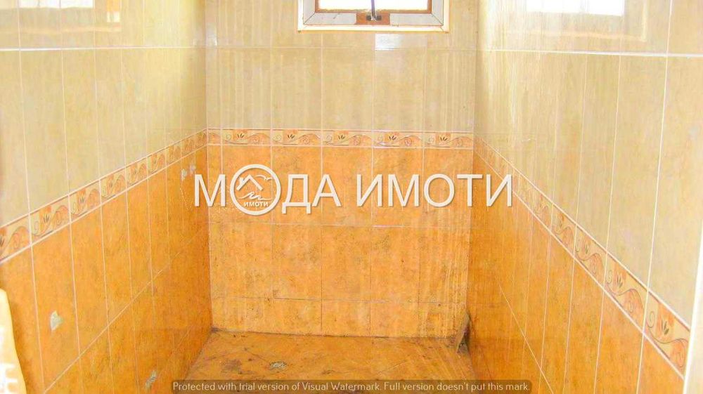 Инвестиционна възможност: Незавършен проект с 3 бунгала и  басейн.