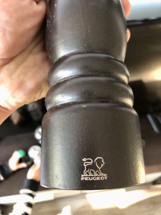 Peugeot-мелачка пипер и сол