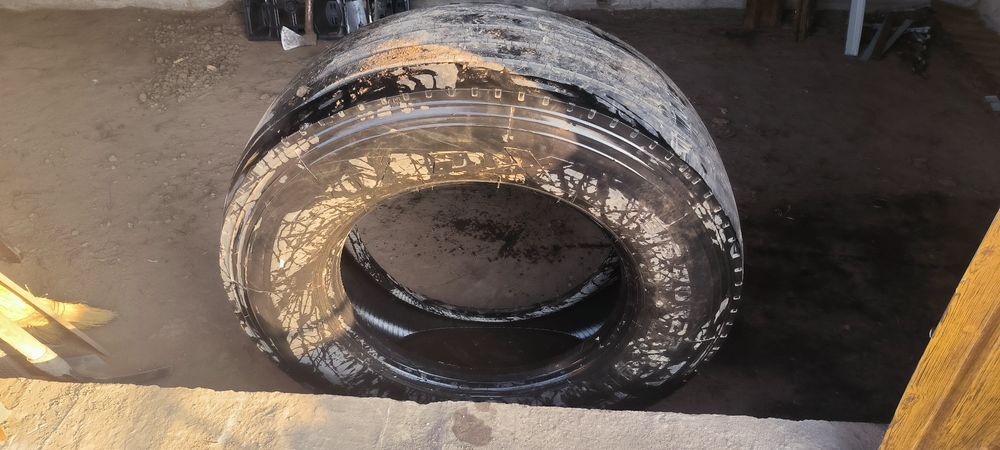 Продам резину на грузовые