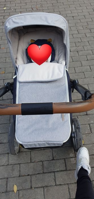 Mutsy IGo+ 2 аксесоара в същият цвят-чадър и зимно покривало