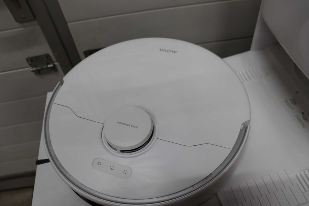 Mova P50 Pro Ultra робот прахосмукачка с моп, 19000Pa, 75°C моп с гореща вода, издърпваща се странична четка, LDS навигация, RGB AI+LED