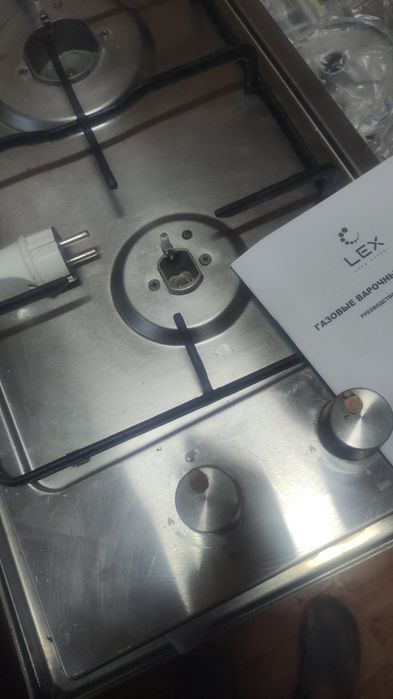 Продам  газовую двухкофорочную газпанель