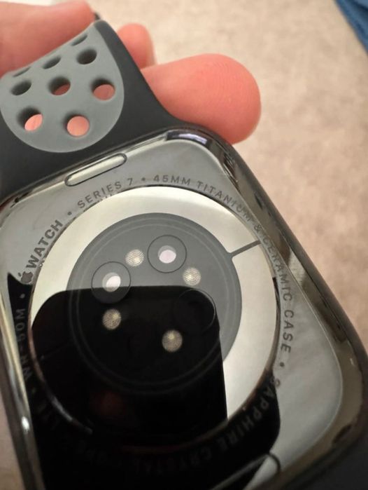 Apple Watch Series 7 4G (Cellular + GPS) Titanium & Sapphire