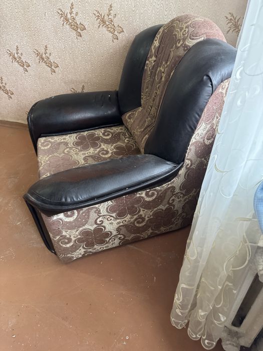 Продам Диван с креслом