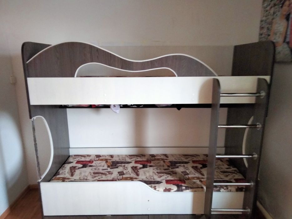 Продам детский кровать двухъярусная