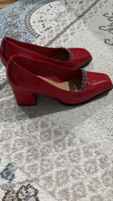 КРАСНЫЕ каблуки красивые