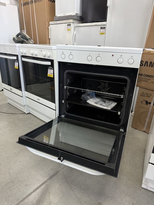 Готварска печка ELECTROLUX VOSS със керамичен плот