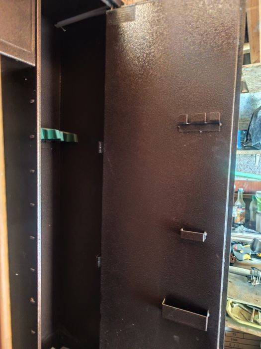 Продам сейф металлический