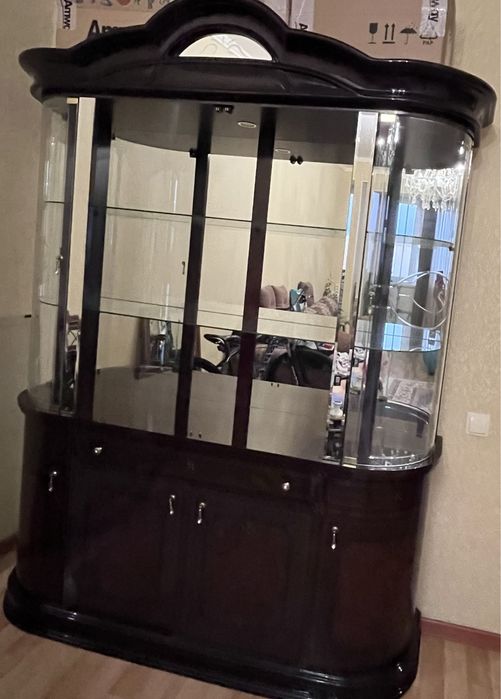 Продам сервант б/у