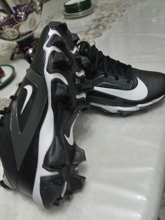 Продаю срочно новые бутсы Нике маде ин Америка