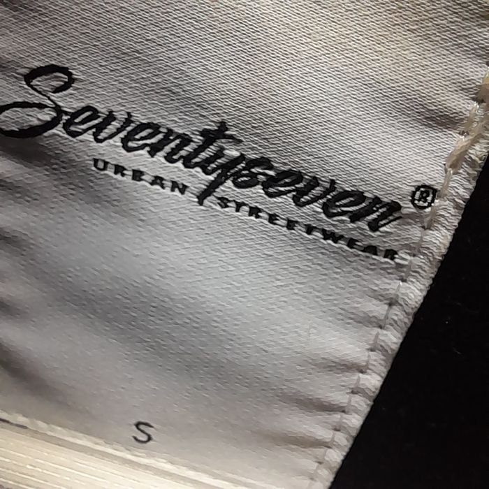 Jacheta iarna SeventySeven