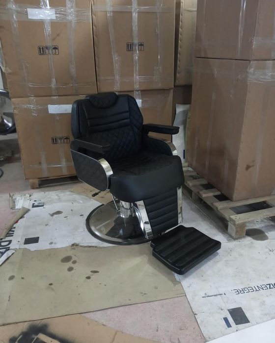 Професионални бръснарски столове – НОВИ