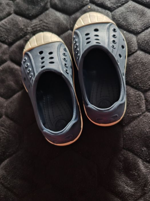 Papuci crocs C7 și C8