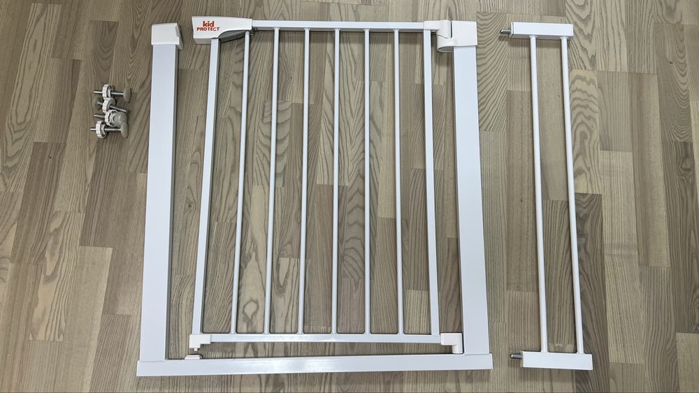 Poarta siguranta 76-81 cm cu extensie 14 cm pentru copii sau animale companie