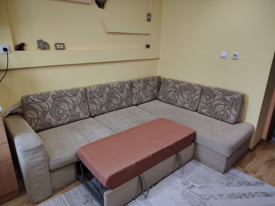 Продавам ъглов диван