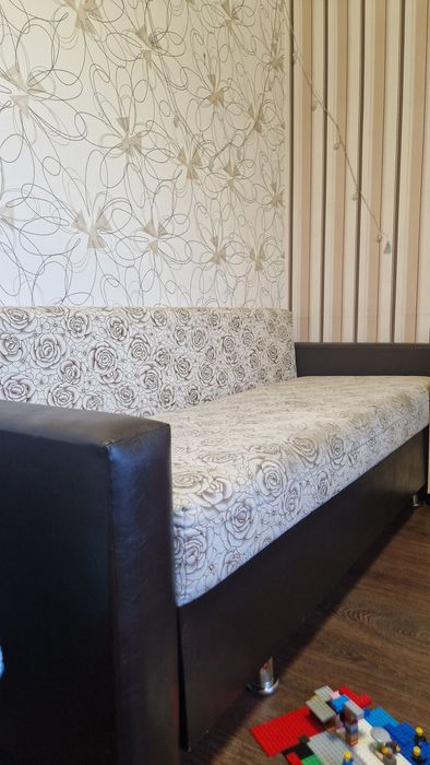 Продам тахту в хорошем состоянии