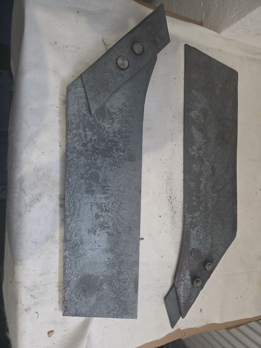 Brazdar plug reversibil cu dalta