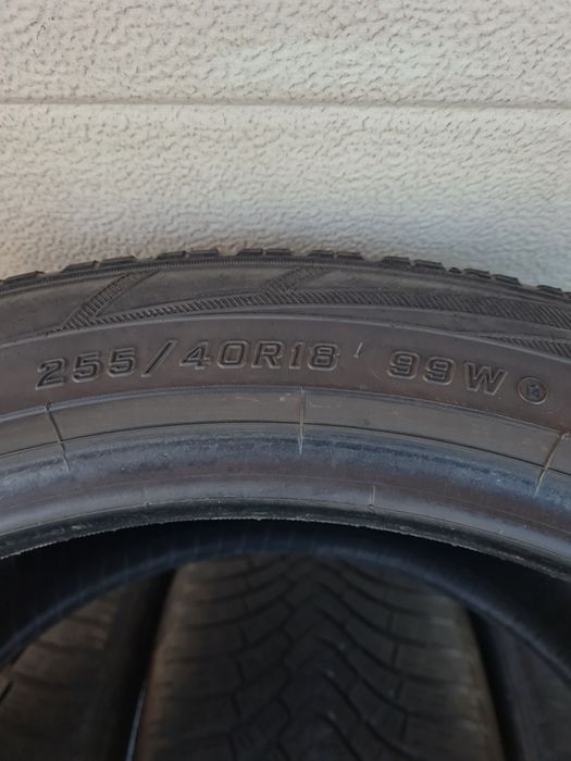 Зимни гуми 4 броя FALKEN EuroWinter HS01 255 40 R18