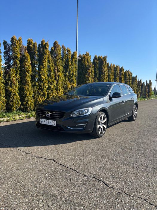 Volvo V60 Plug-in-hybrid Automat -4x4/2,4 Diesel D6