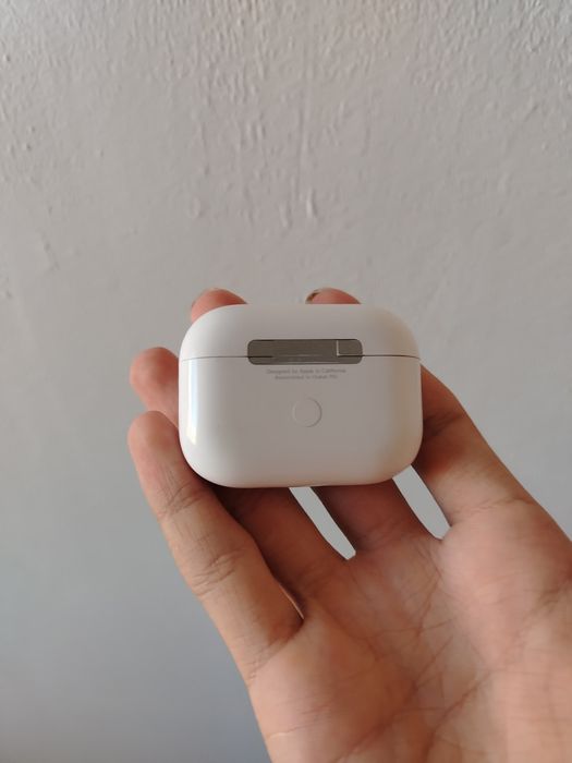 Airpods Pro satiladi