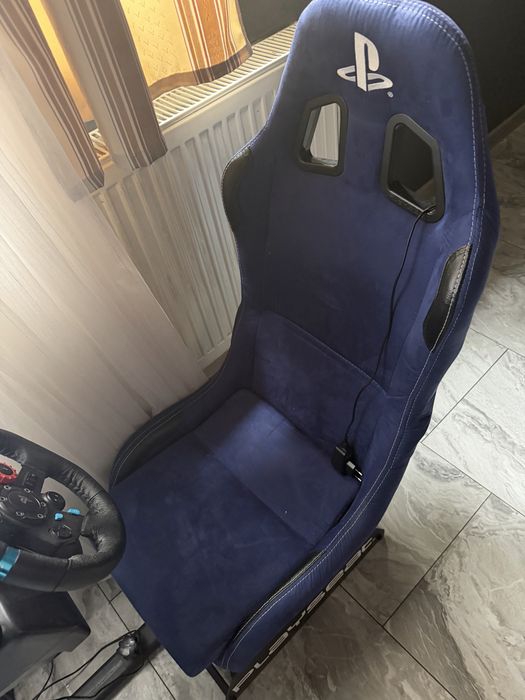 Playseat Evolution PlayStation + Logitech G29