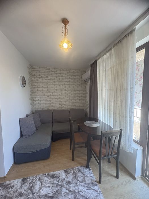 Дава се под наем Двустаен апартамент в Варна, Колхозен пазар - 40 кв.м за 125000 € - Снимка #1