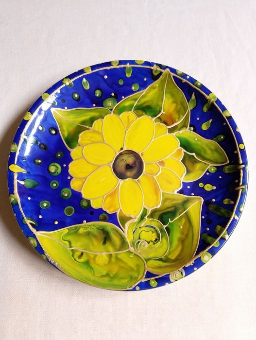 Ръчно рисувана чиния