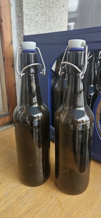 Бутилки за бира измити.