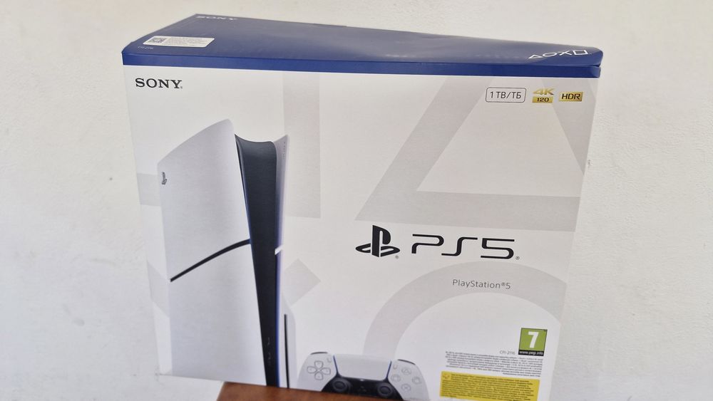 Vând PlayStation 5 Slim Disc Edition ssd1TB