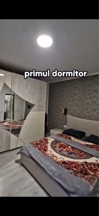 Vand apartament la casa la cheie in centru orasului