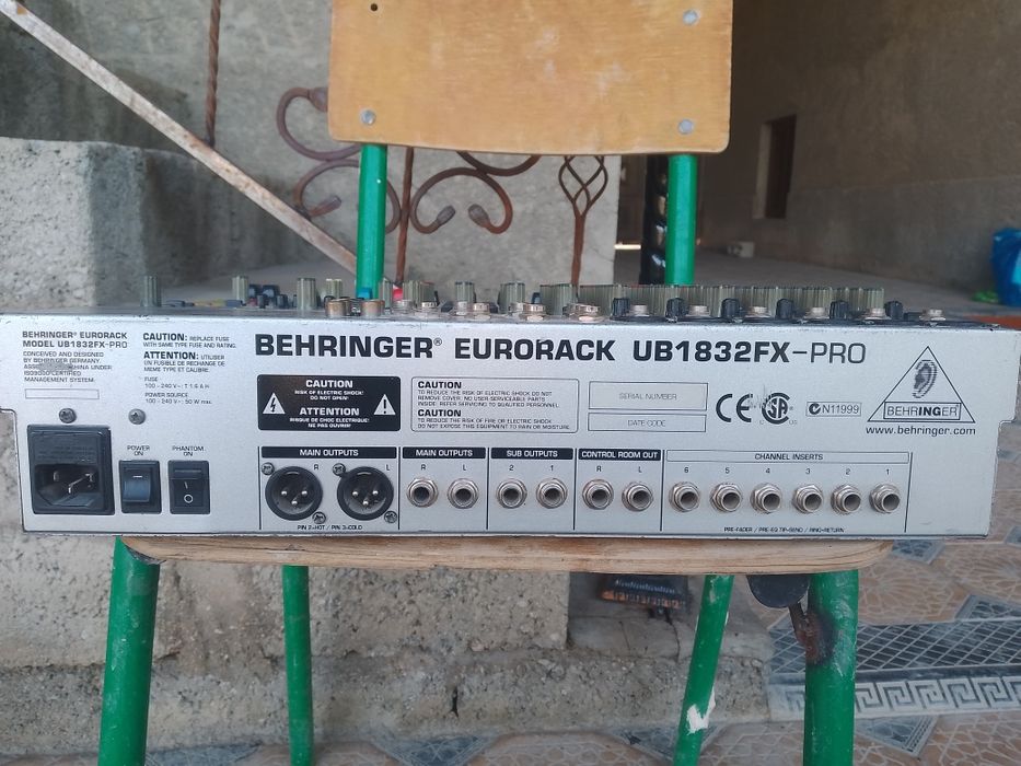 Yamaha 7000 behrenger 4000 VA Pult Sotiladi