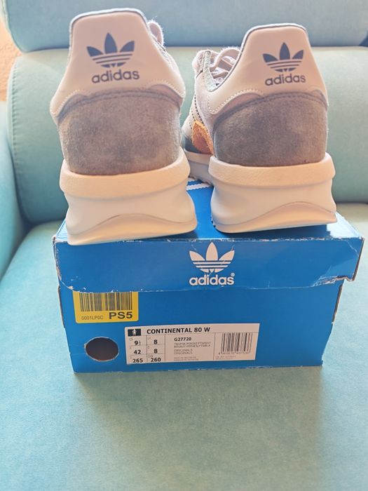 Маратонки Adidas .