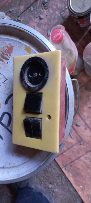 Выключатель в блоке с розеткой