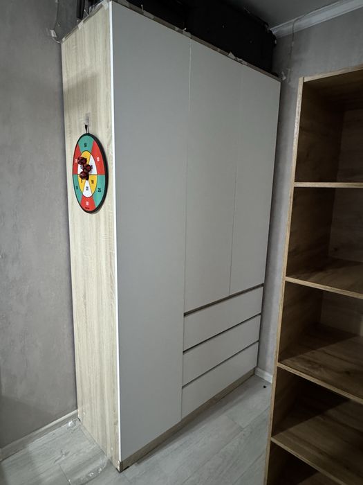 Белый деревяный небольшой шкаф за 35 000 тенге