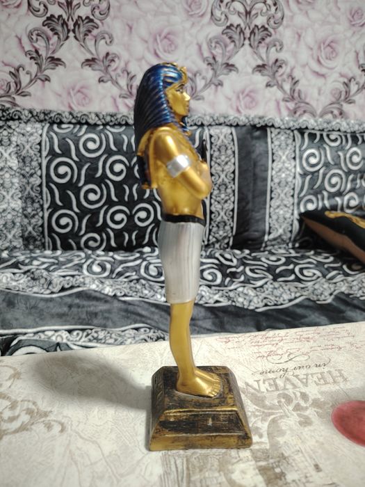 Продается статуэтка древнеегипетского бога гор