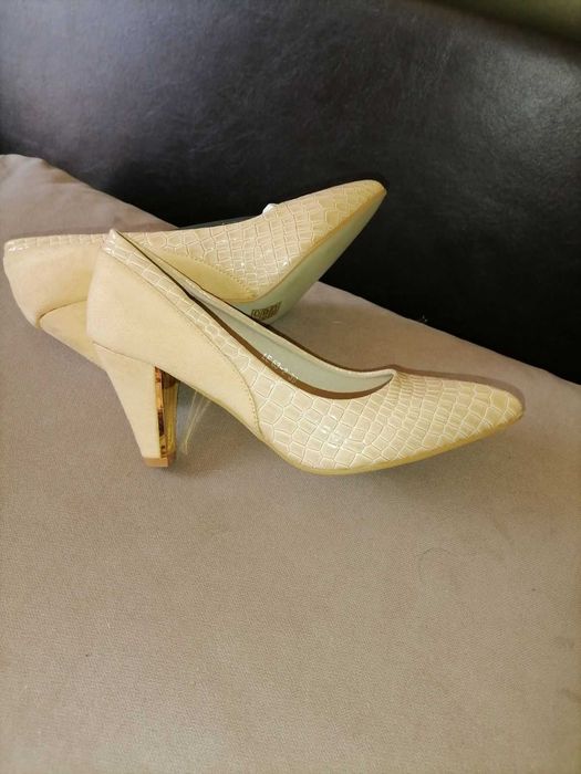 Страхотни нови обувки на ниски цени