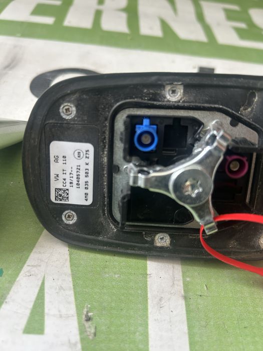 Antenă  plafon GPS Audi A4 B9