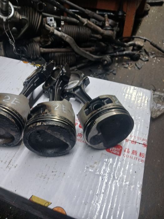 Шатун Тоета Королла 2Е