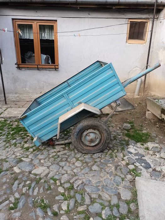 Vând remorca hobby