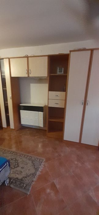 Inchiriere camera la casa.