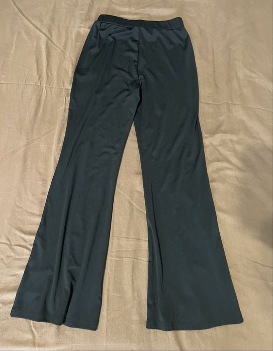 Чисто нови черни панталони