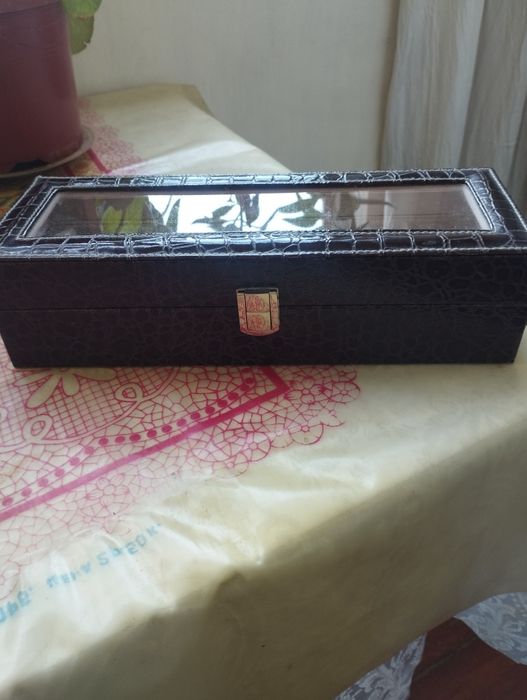 Продается шкатулка для часов