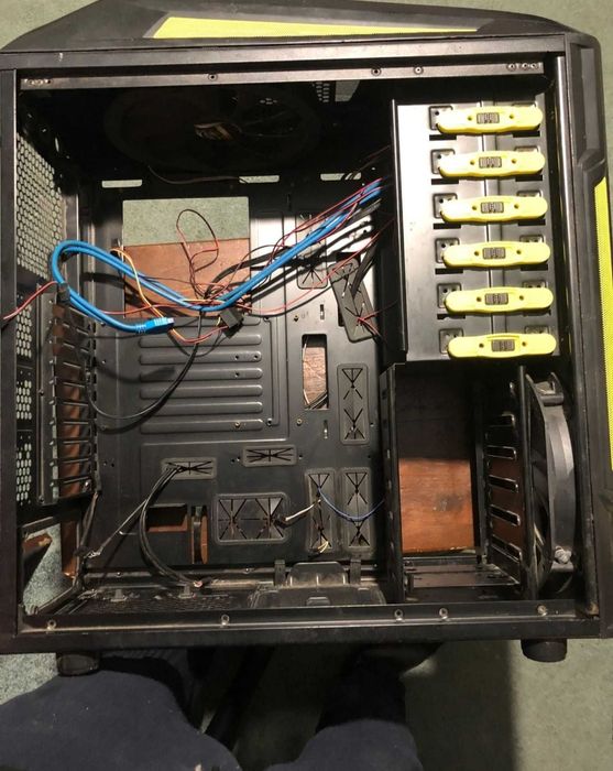 Vand caracasa gaiming