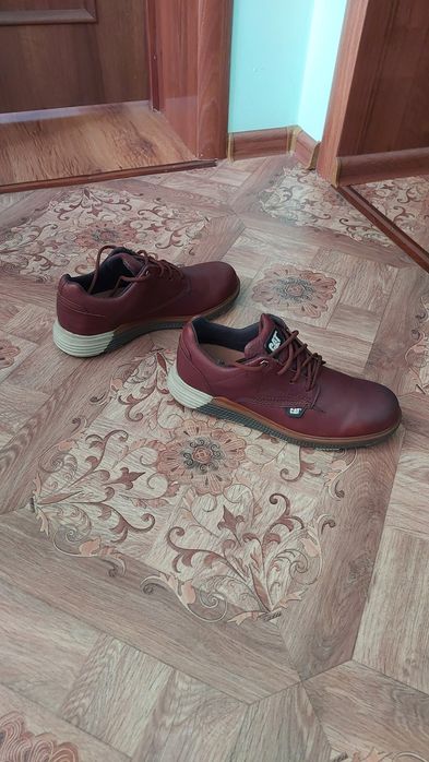 Продам кроссовки.