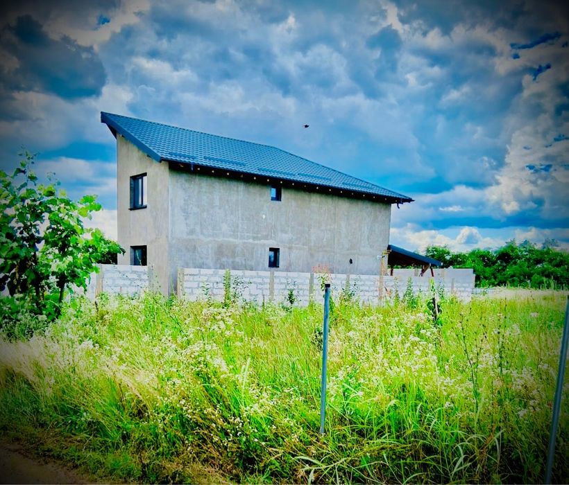 Teren de vanzare (intravilan si construibil) la doar 1 km de Targoviste (Ulmi)