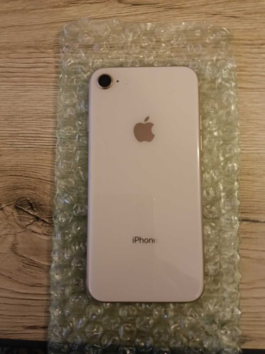 iPhone 8 64GB като нов