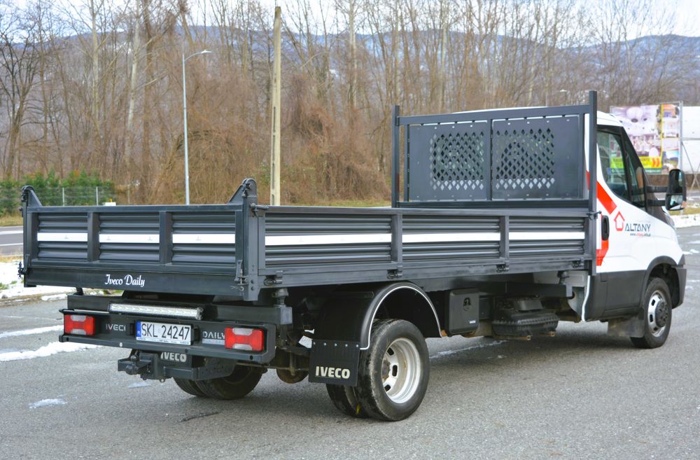 Iveco Daily 2018 basculabil pe 3 parti