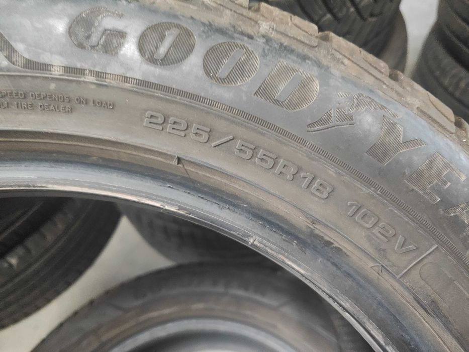 2бр.зимни гуми 225/55/18 Goodyear